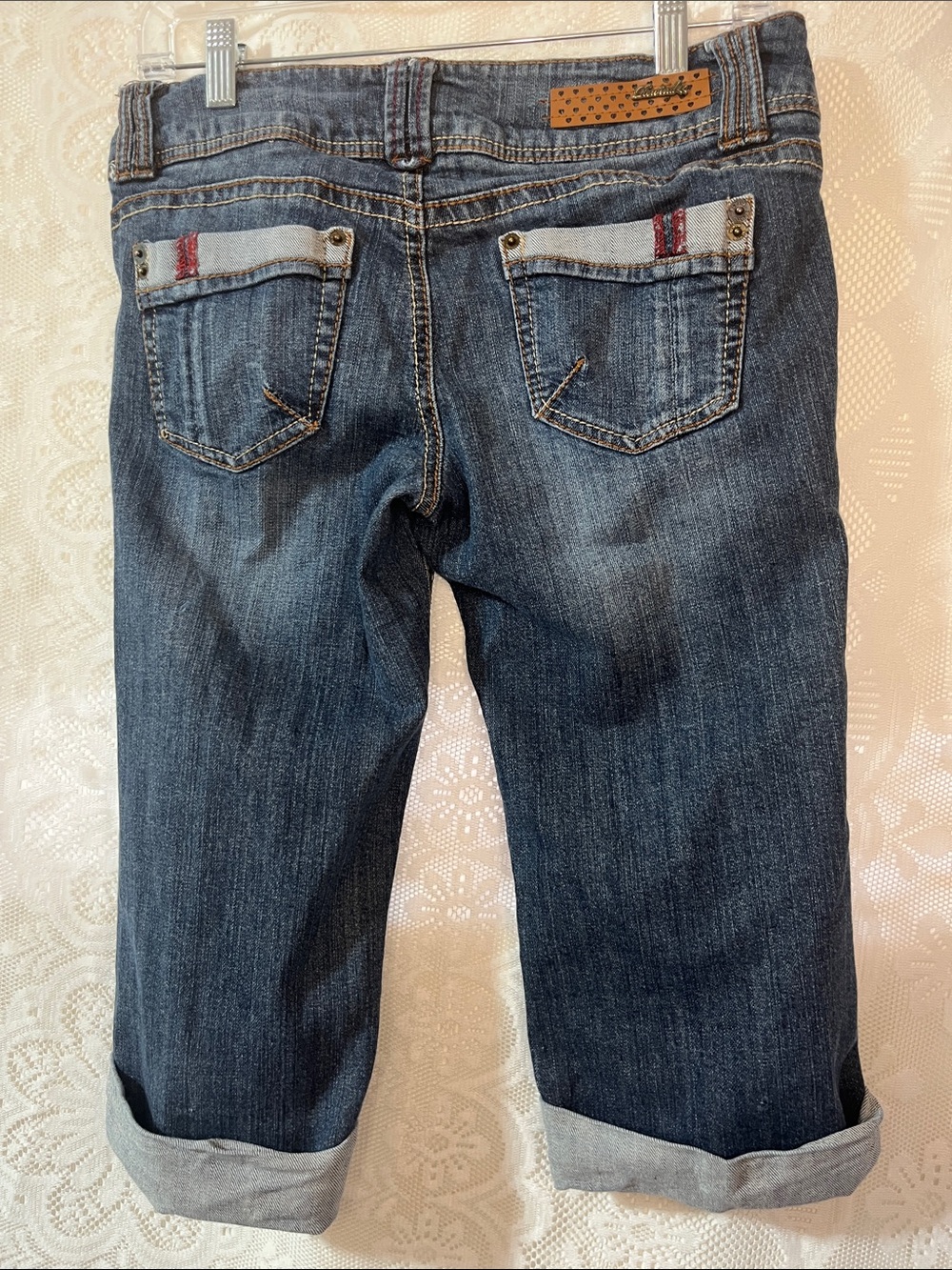 Rewind Low Rise Double Button Capri 7 - Picture 5 of 6